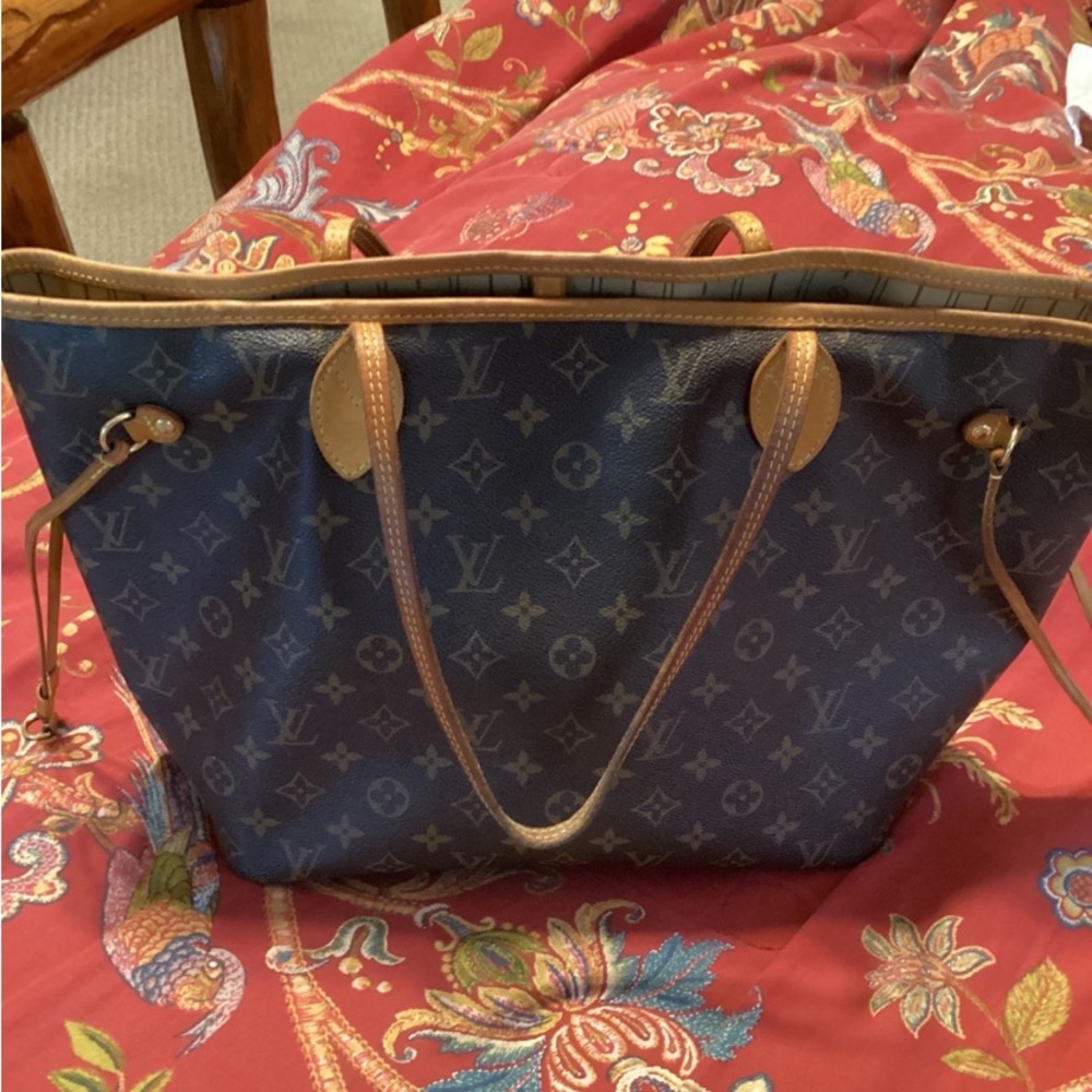 Authentic Louis Vuitton Neverfull MM